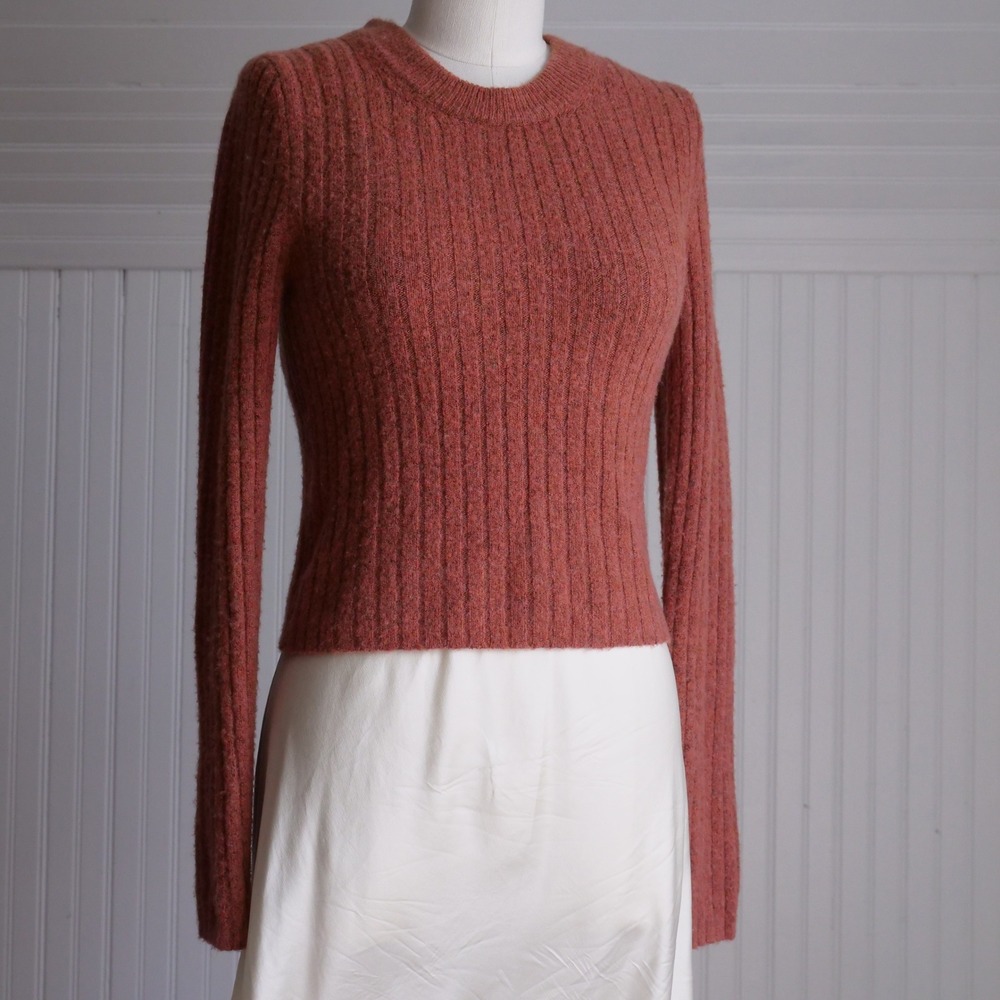 Modern super soft Madewell ribbed knit cropped sweater